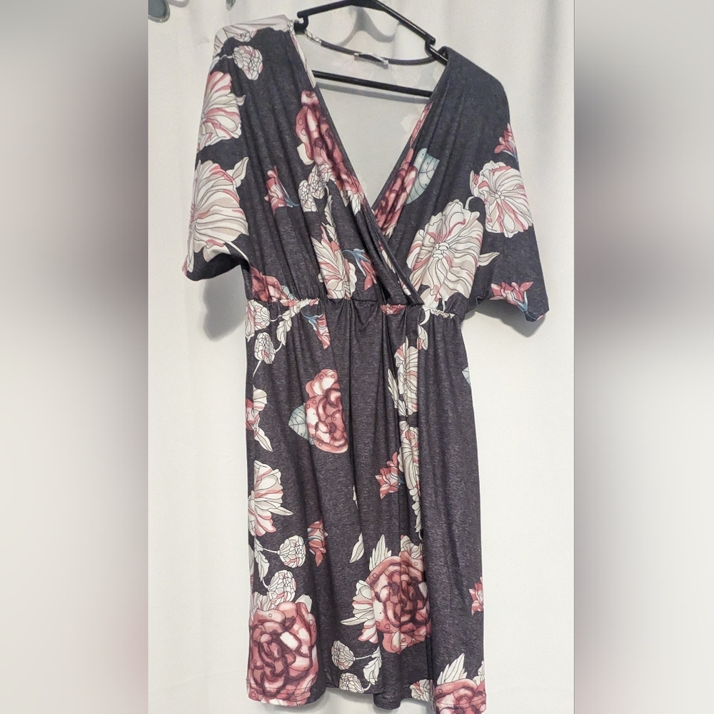 Elegant Floral V-Neck Mini Dress